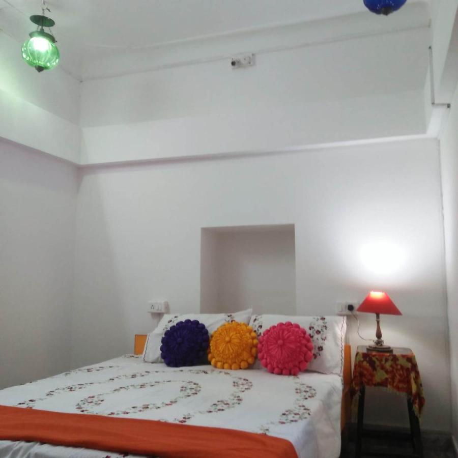 אודייפור Mohan Villa Guest House מראה חיצוני תמונה