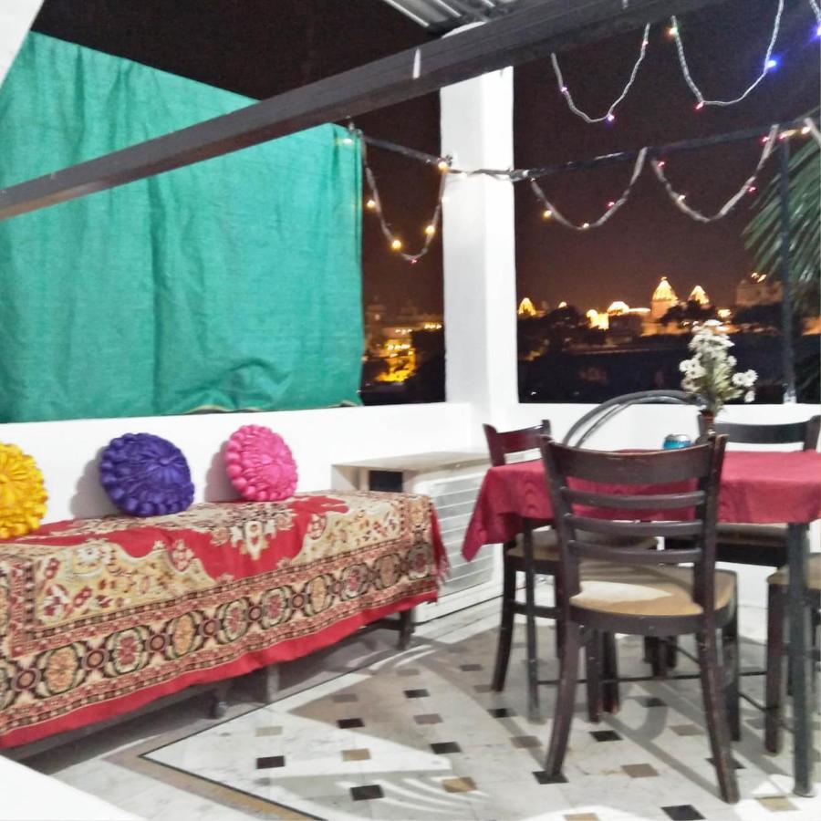 אודייפור Mohan Villa Guest House מראה חיצוני תמונה