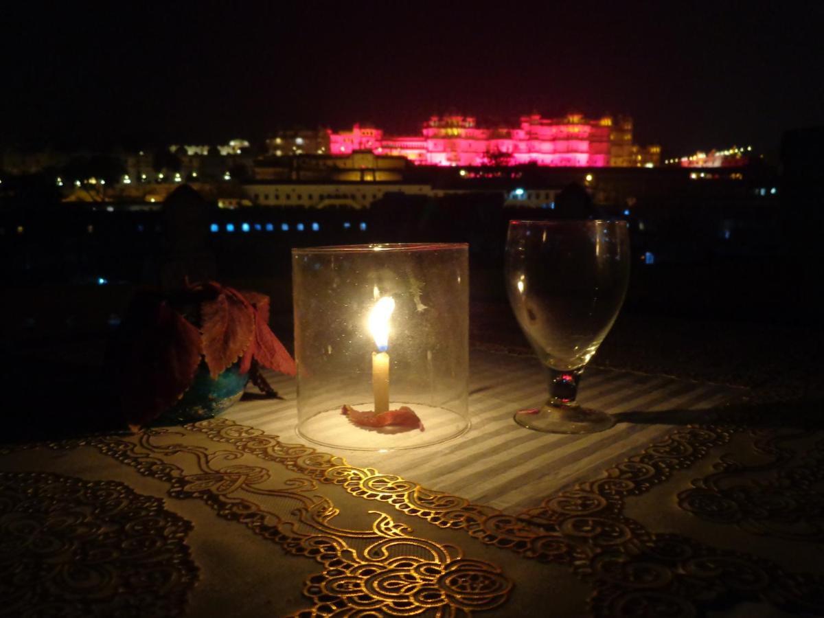 אודייפור Mohan Villa Guest House מראה חיצוני תמונה