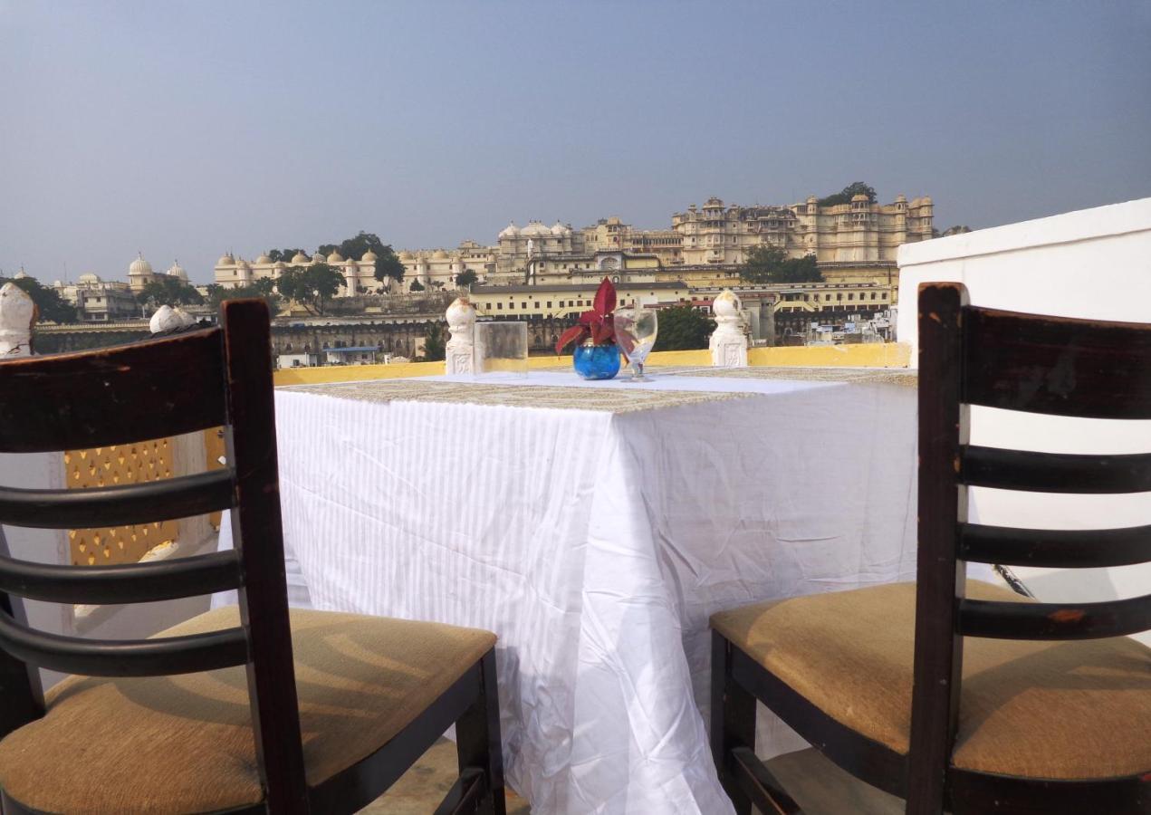 אודייפור Mohan Villa Guest House מראה חיצוני תמונה